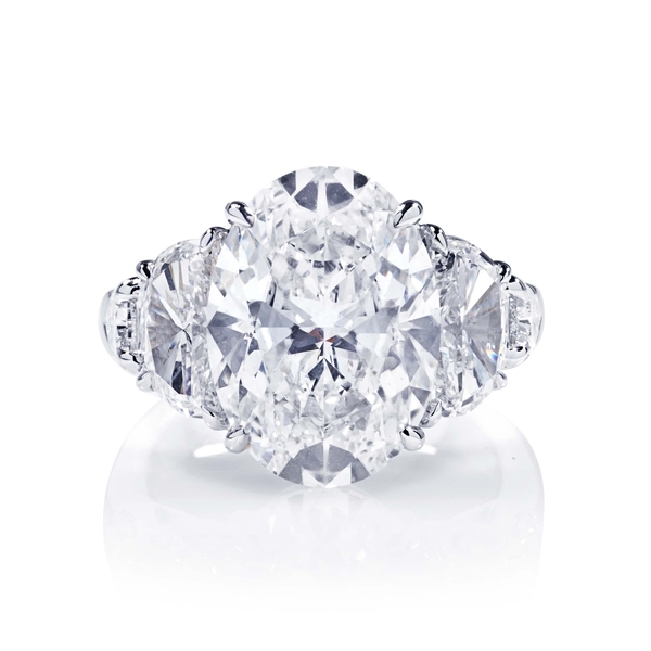 7.16 Oval cut diamond engagement ring platinum.jpg