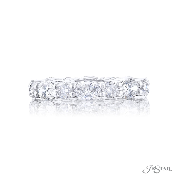 Diamond eternity band featuring oval and round diamonds in a shared prong setting.5872-001