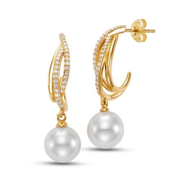 M22009E-1. 18KT Yellow Gold 9-9.5MM White Freshwater Pearl Earrings 0.25TCW